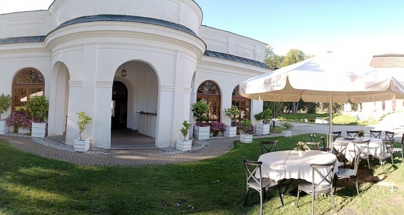 호텔 Palac Kurozweki