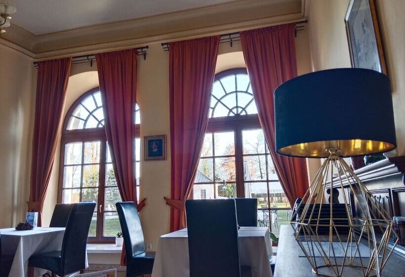 호텔 Palac Kurozweki