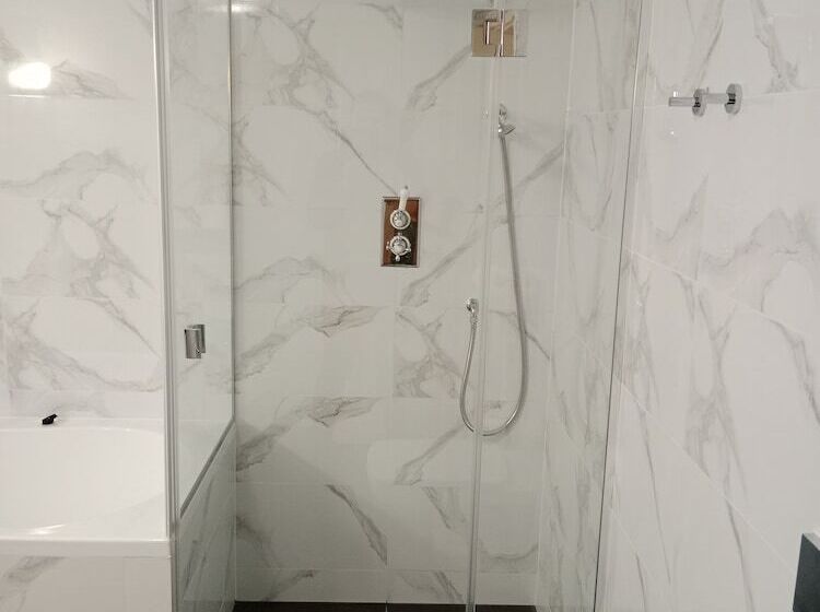 호텔 Palac Kurozweki