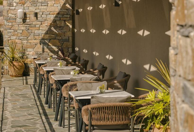 בית מלון כפרי Paramithenio Village Beach Resort & Spa