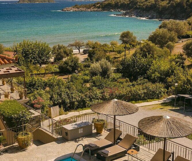 ホテル Paramithenio Village Beach Resort & Spa