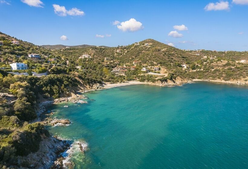 בית מלון כפרי Paramithenio Village Beach Resort & Spa