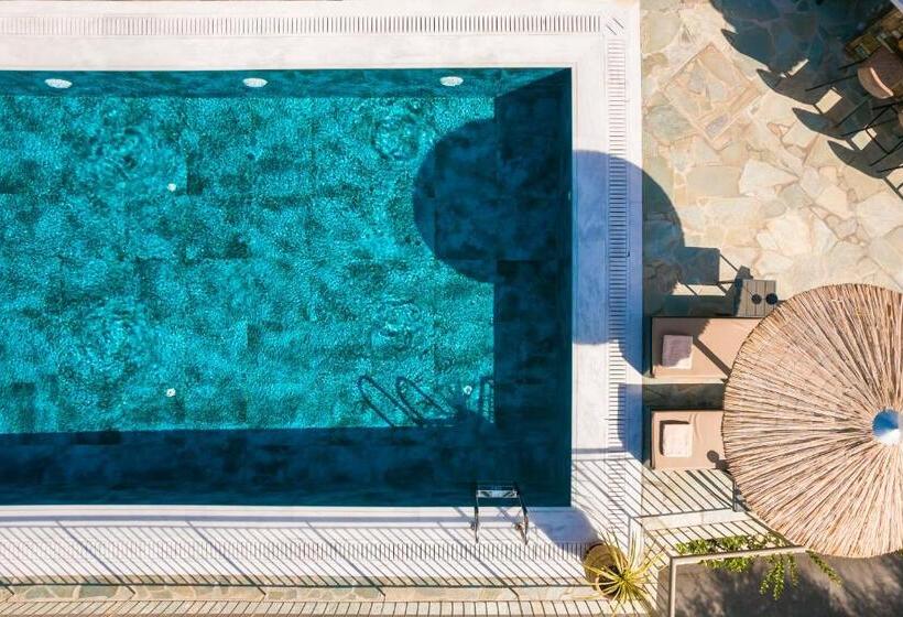 בית מלון כפרי Paramithenio Village Beach Resort & Spa