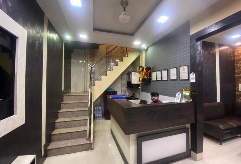 هتل Royal Grand   Near Mumbai International Airport