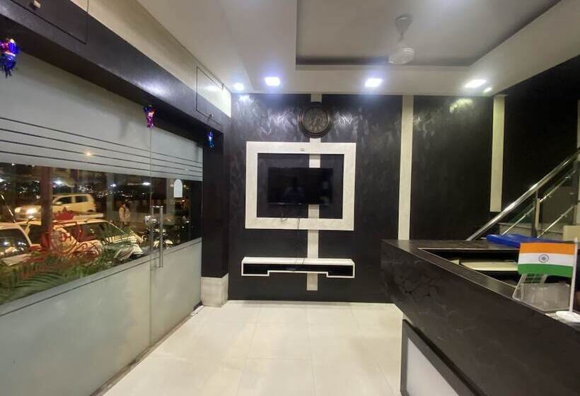 هتل Royal Grand   Near Mumbai International Airport