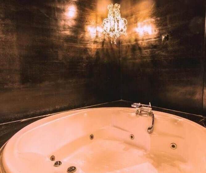 בית מלון כפרי Ruby Rooms Kifisia   Adults Only