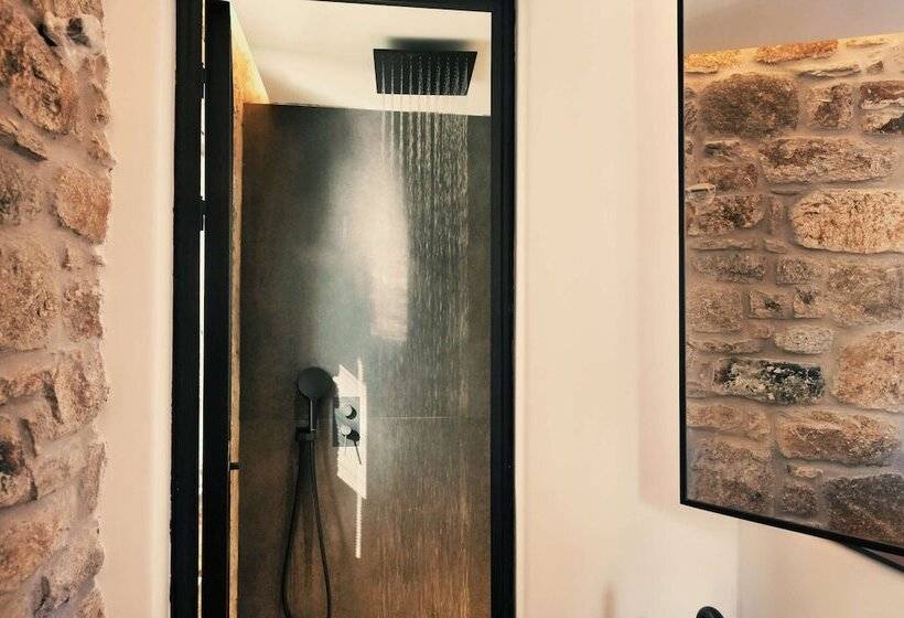 בית מלון כפרי Semeli Coast Mykonos, Curio Collection By Hilton