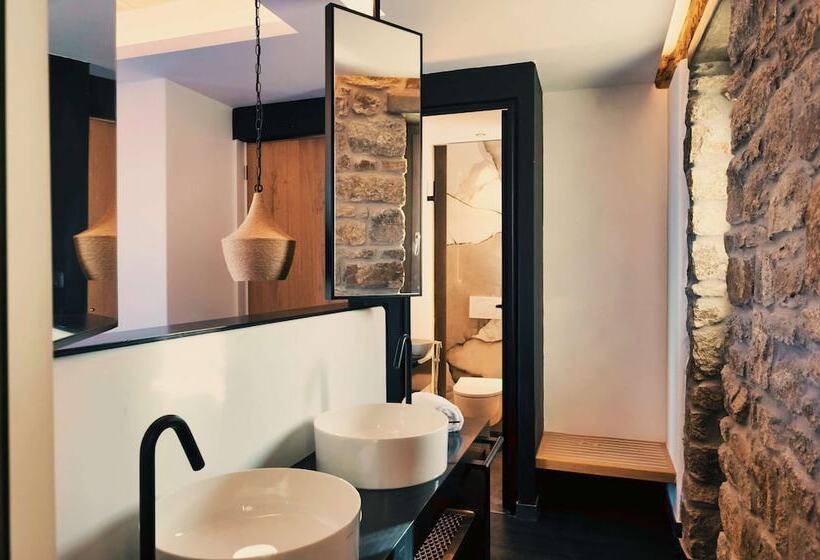 בית מלון כפרי Semeli Coast Mykonos, Curio Collection By Hilton