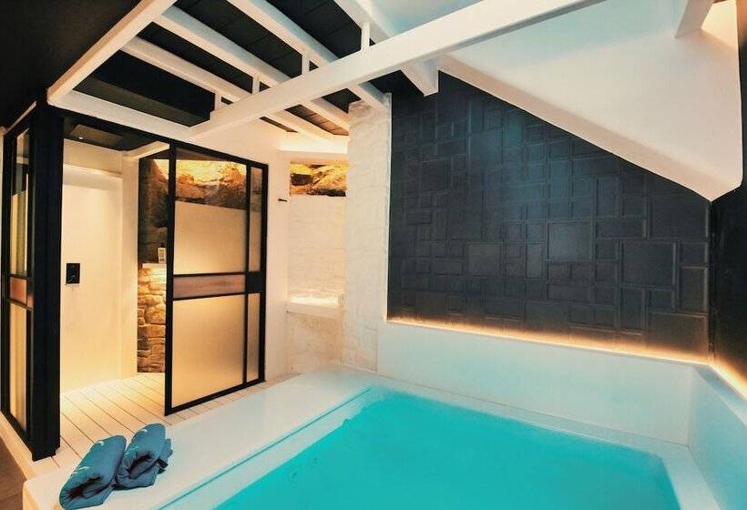 בית מלון כפרי Semeli Coast Mykonos, Curio Collection By Hilton