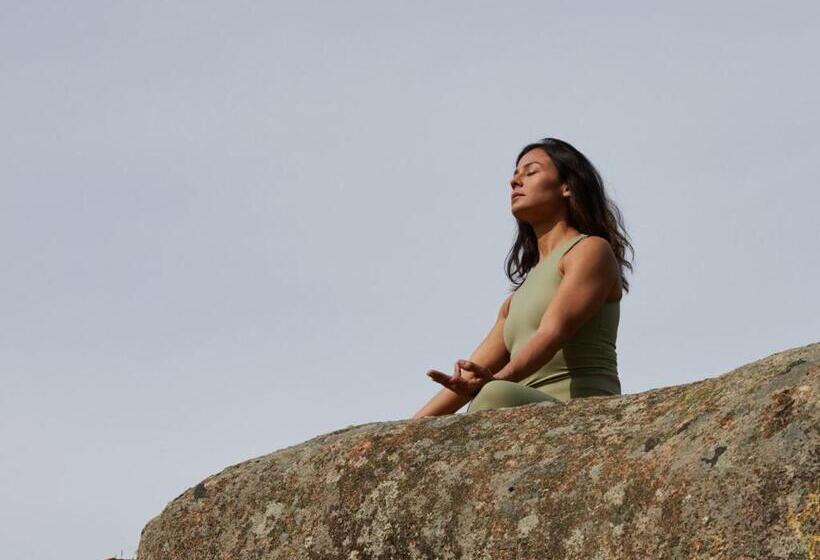 בית מלון כפרי Semeli Coast Mykonos, Curio Collection By Hilton