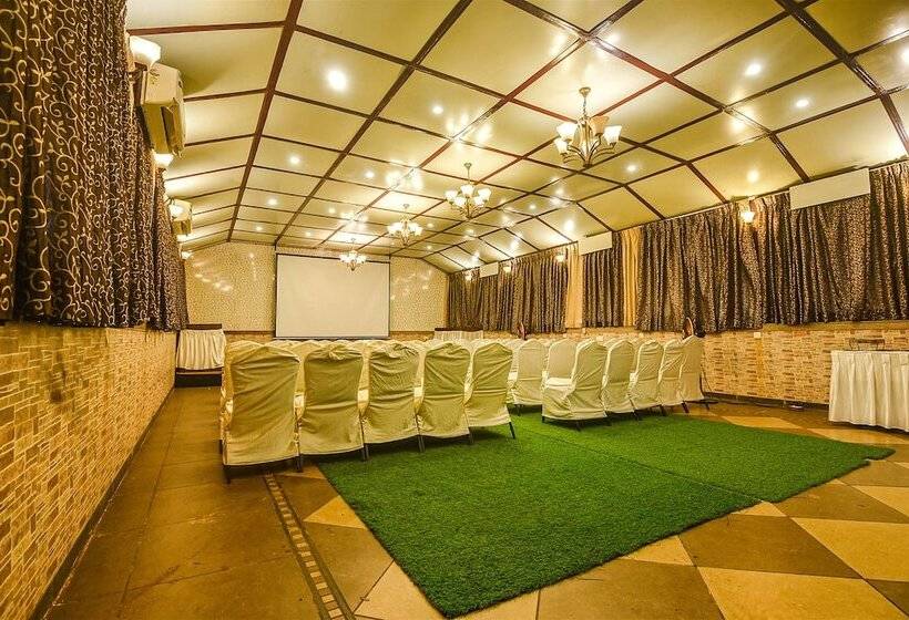 Fabhotel Shakti Palace