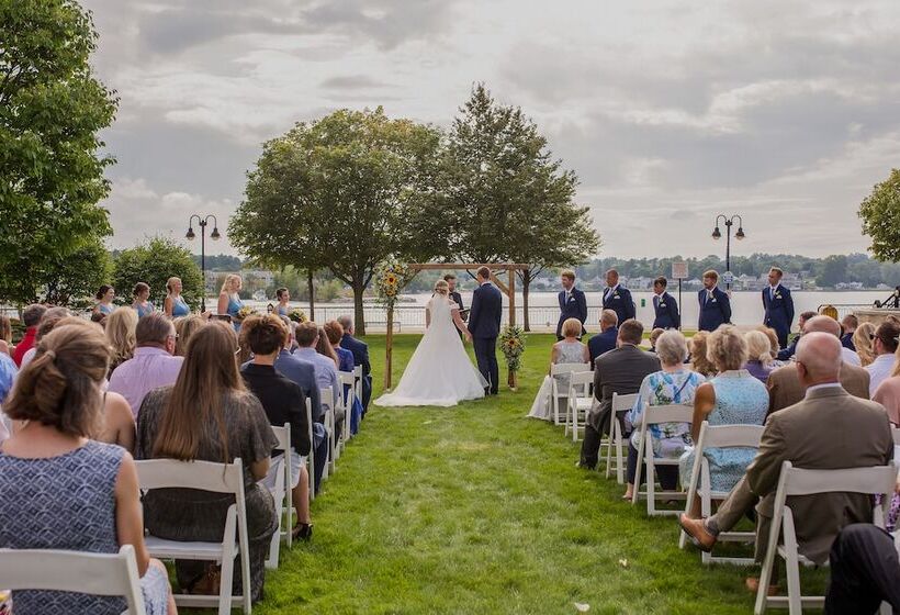 Отель Stone Harbor