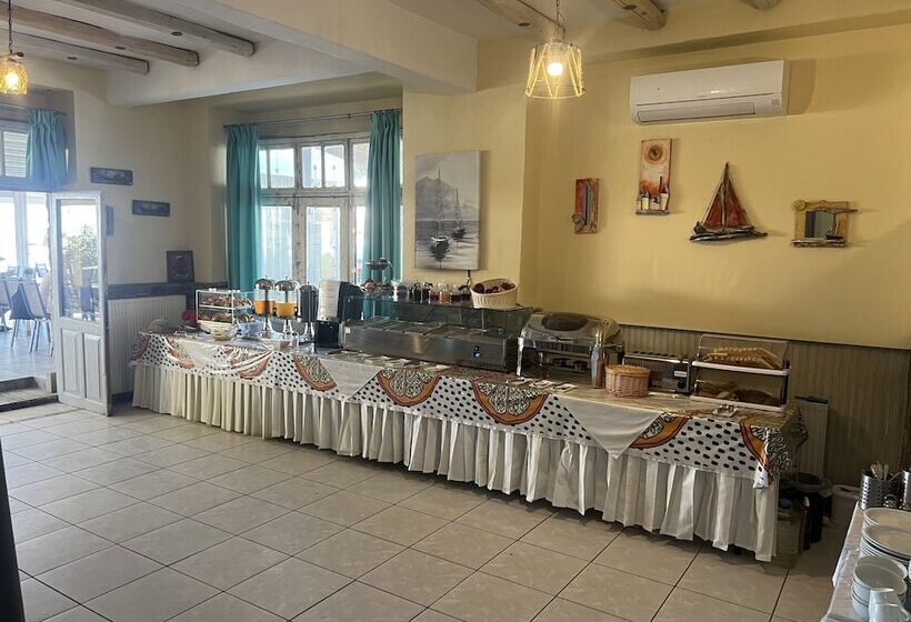 בית מלון כפרי Studio Nikiti Beach