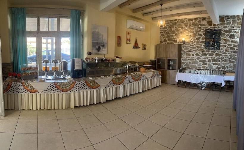 בית מלון כפרי Studio Nikiti Beach