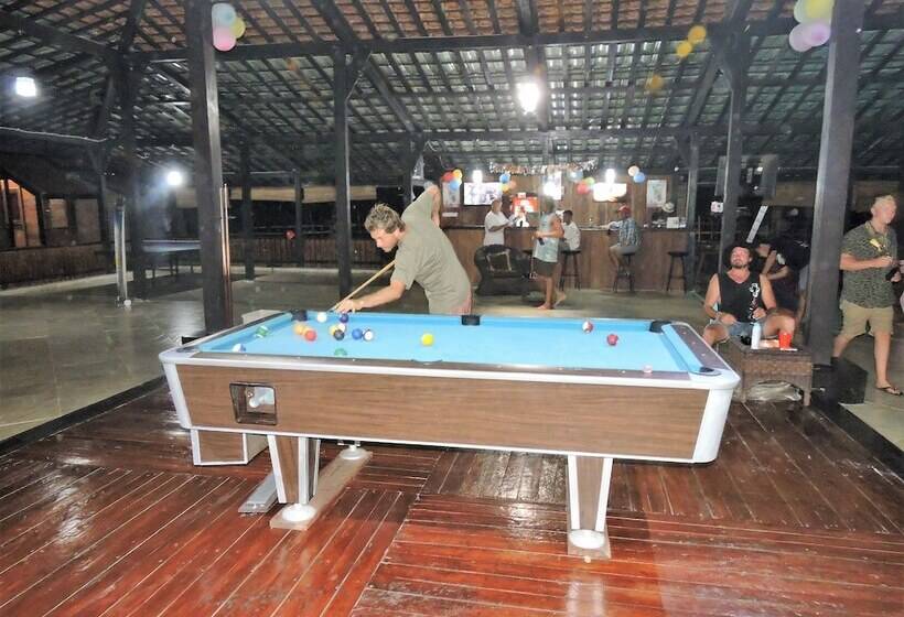 فندق Sumatra Surf Resort
