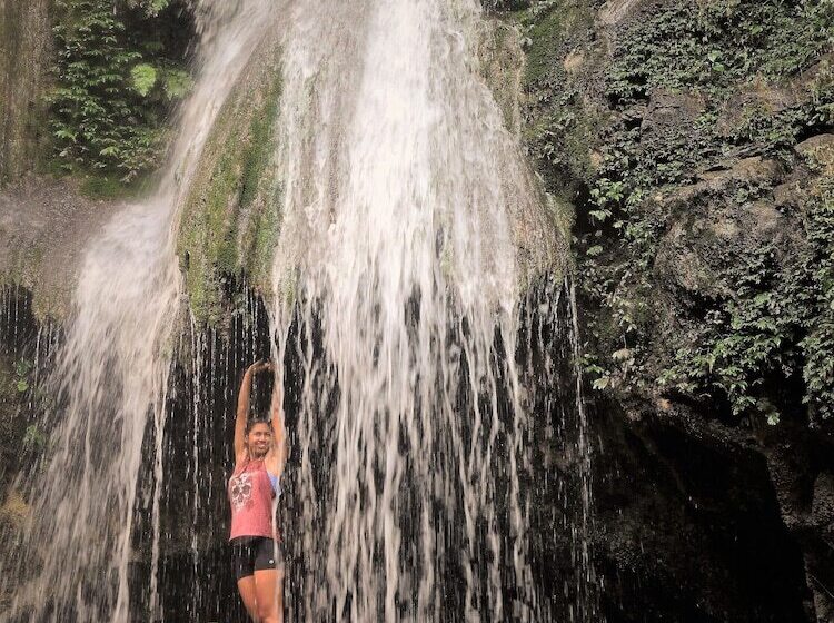 فندق Sumatra Surf Resort