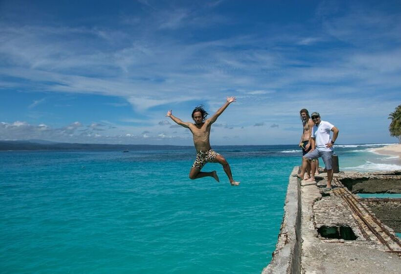 فندق Sumatra Surf Resort