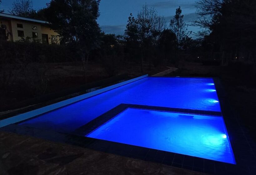 هتل Tanzanice Farm Lodge