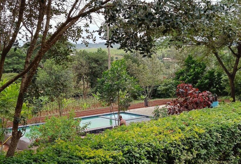 هتل Tanzanice Farm Lodge