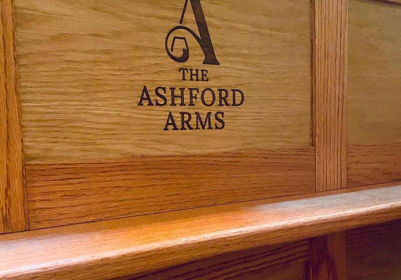 ホテル The Ashford Arms