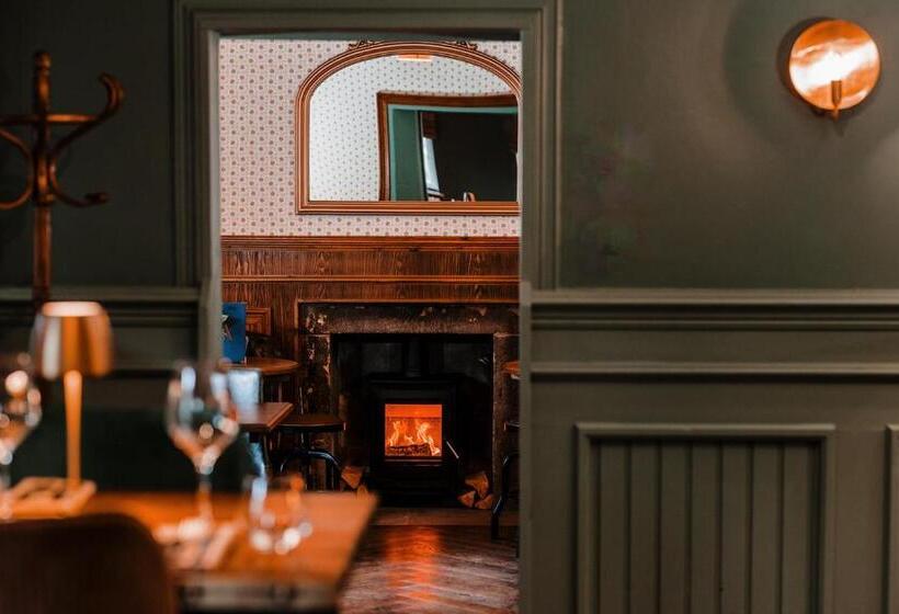 فندق The Ashford Arms