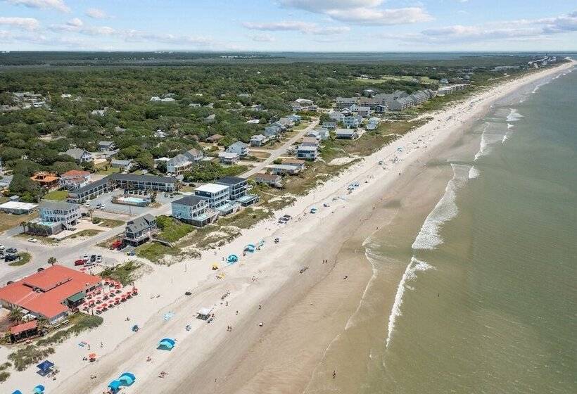 The Beach House Motel & Suites