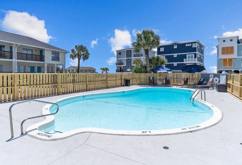 The Beach House Motel & Suites