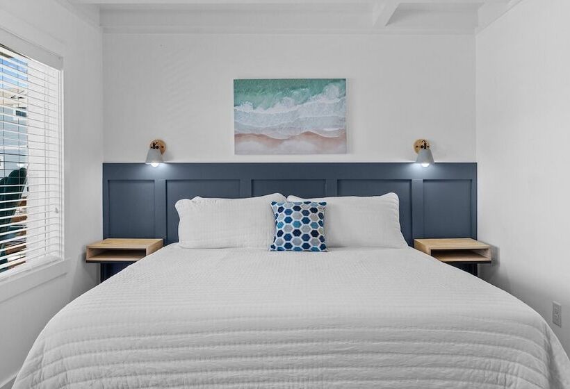 The Beach House Motel & Suites