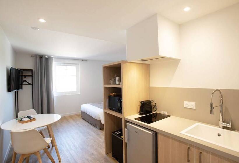 Logis Les Cepages Restaurant Le Raisin