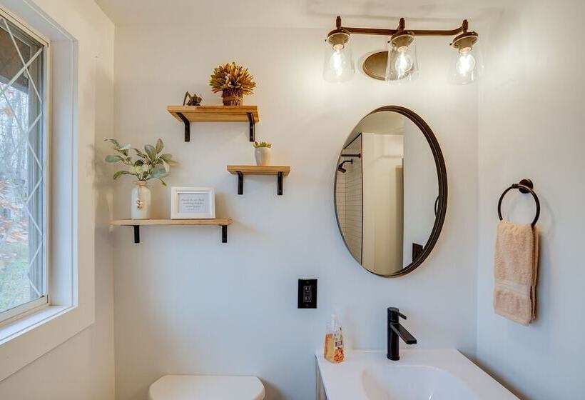 Hunter Mountain Home W/ Game Room: 1 Mi To Skiing!