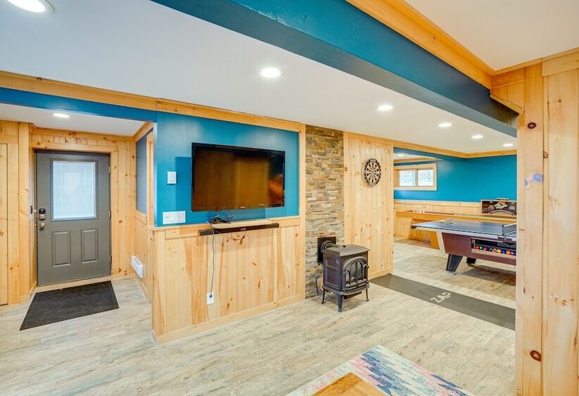Hunter Mountain Home W/ Game Room: 1 Mi To Skiing!