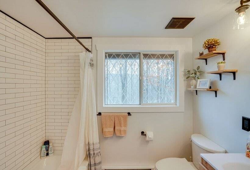 Hunter Mountain Home W/ Game Room: 1 Mi To Skiing!