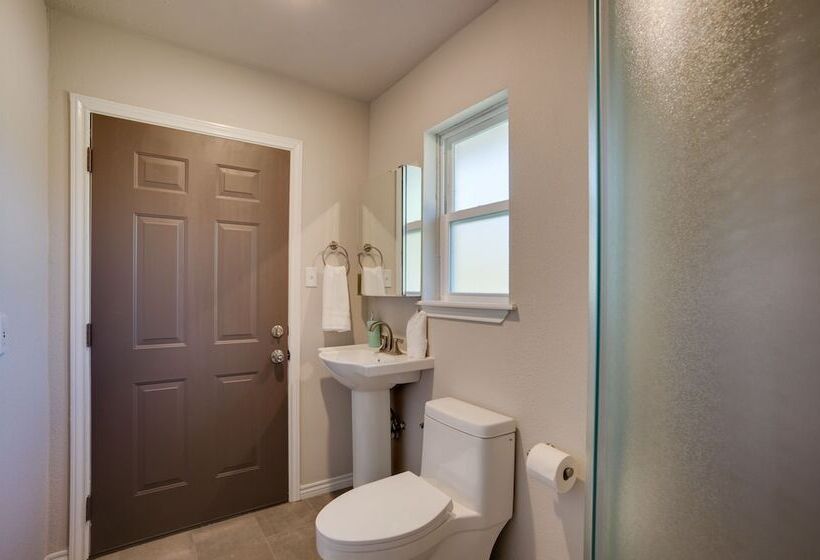 Huntsville Home W/ Boat Dock On Trinity River!