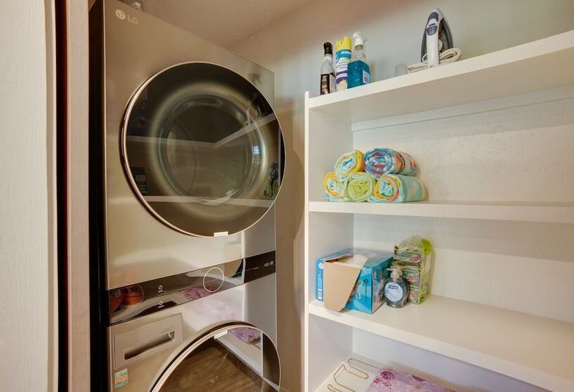 Huntsville Home W/ Boat Dock On Trinity River!