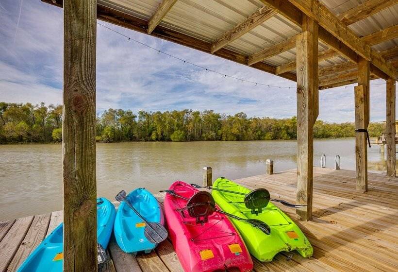 Huntsville Home W/ Boat Dock On Trinity River!