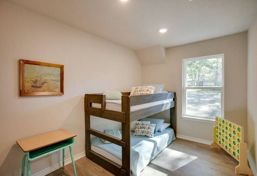 Huntsville Home W/ Boat Dock On Trinity River!