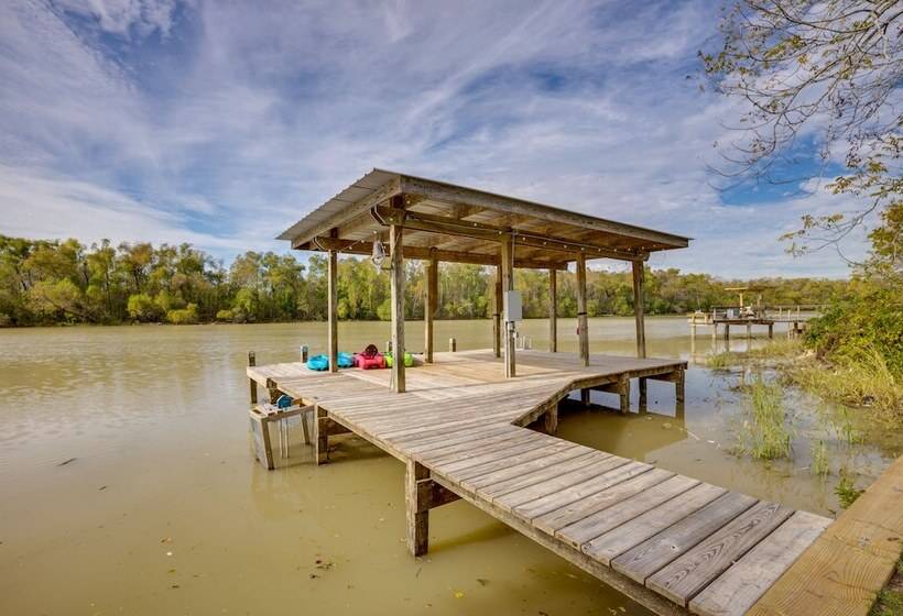Huntsville Home W/ Boat Dock On Trinity River!