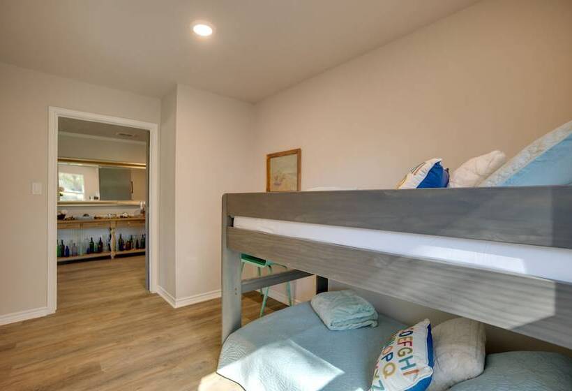 Huntsville Home W/ Boat Dock On Trinity River!