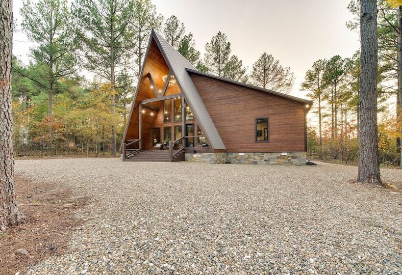 Idyllic Broken Bow Cabin W/ Deck & Private Hot Tub
