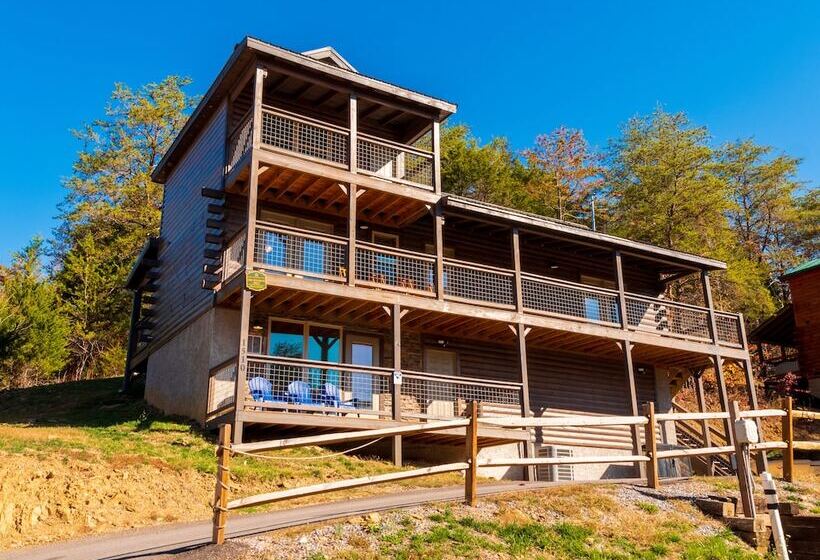 Family Oasis By Ghosal Luxury Lodging