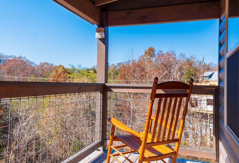 Family Oasis By Ghosal Luxury Lodging