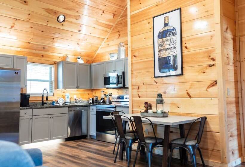 Family Oasis By Ghosal Luxury Lodging