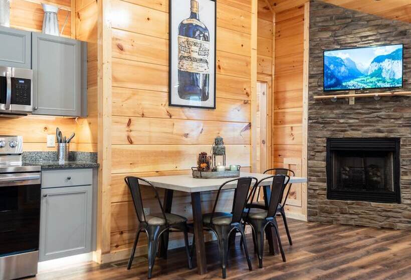 Family Oasis By Ghosal Luxury Lodging