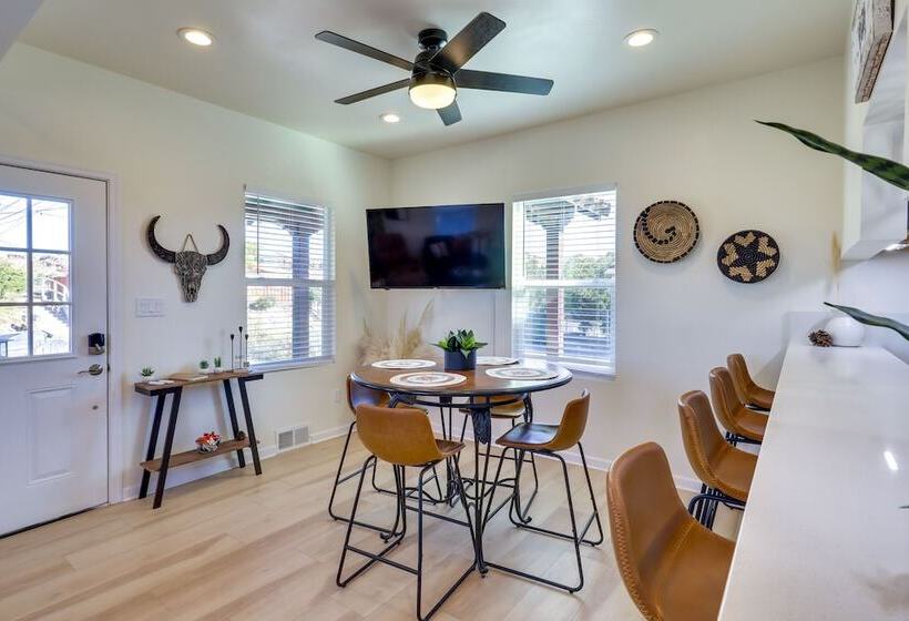 Kingman Retreat W/ Hot Tub: 1 Block To Route 66!