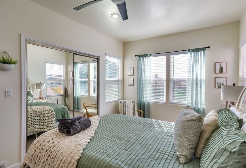 Kingman Retreat W/ Hot Tub: 1 Block To Route 66!