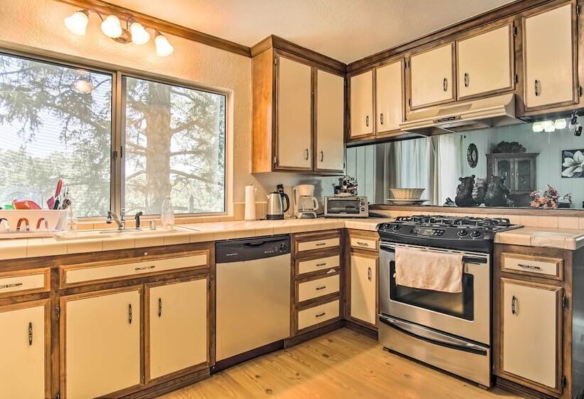 Lake Arrowhead Cabin: Lush Yard ~ 5 Mi To Village