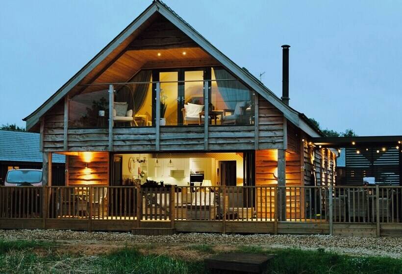 Lake View Lodge