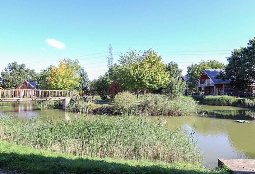 Lake View Lodge