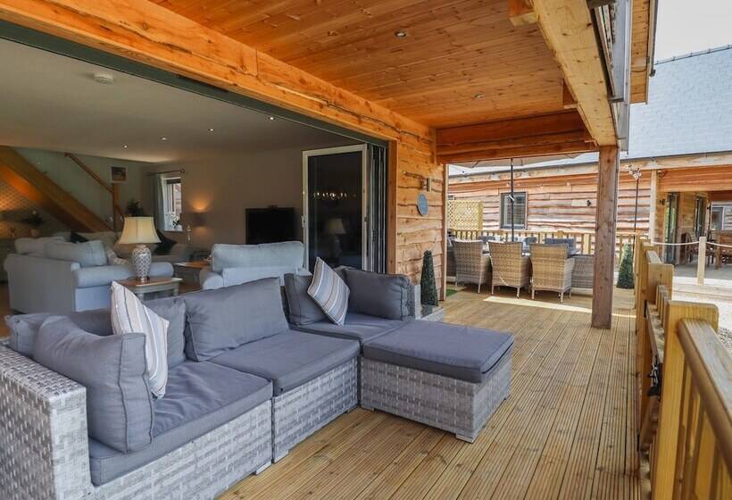 Lake View Lodge
