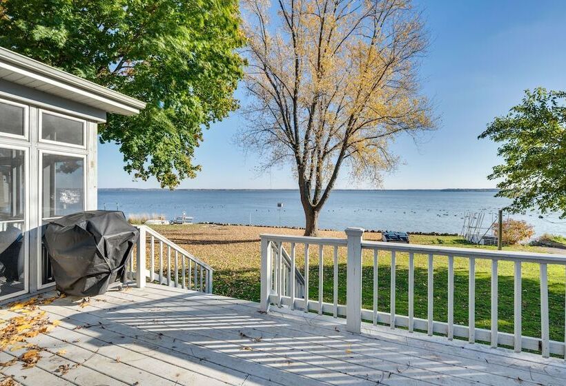 Lakefront Edgerton Cottage W/ Deck & Grill!